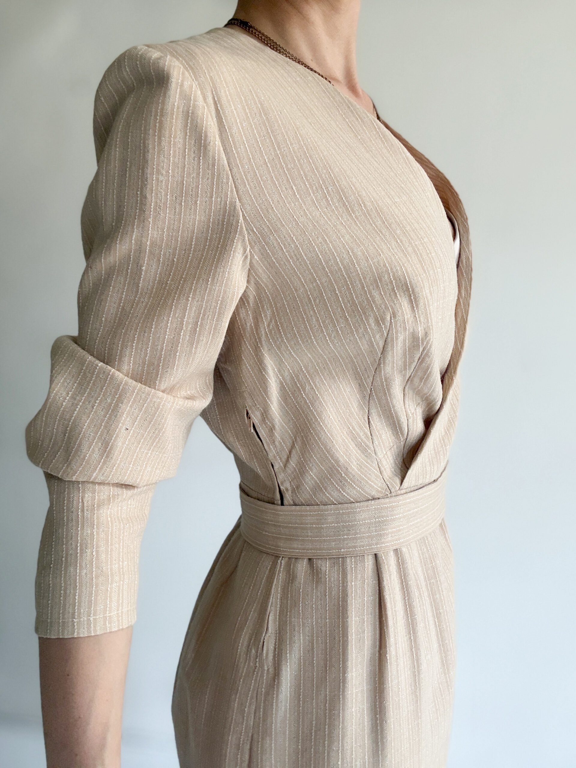 Tailor-Made Golden Thread Dress - Image 5