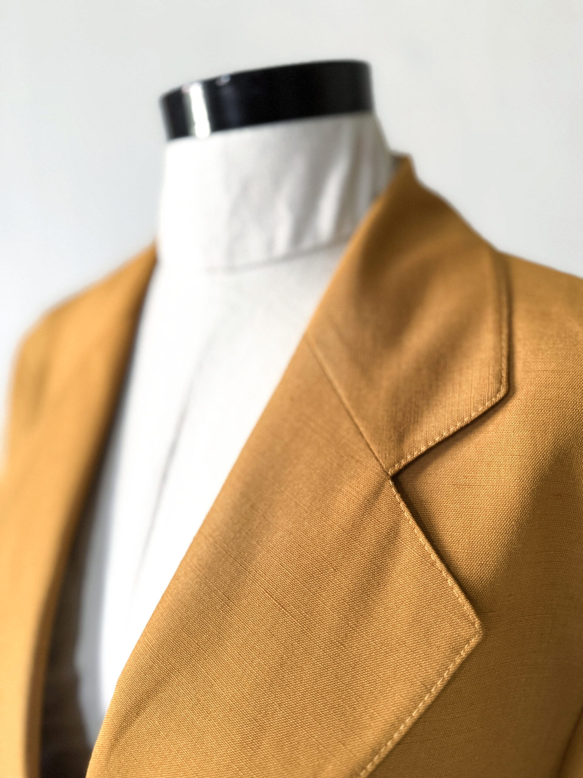 Mustard Linen-Viscose Cropped Blazer - Image 4