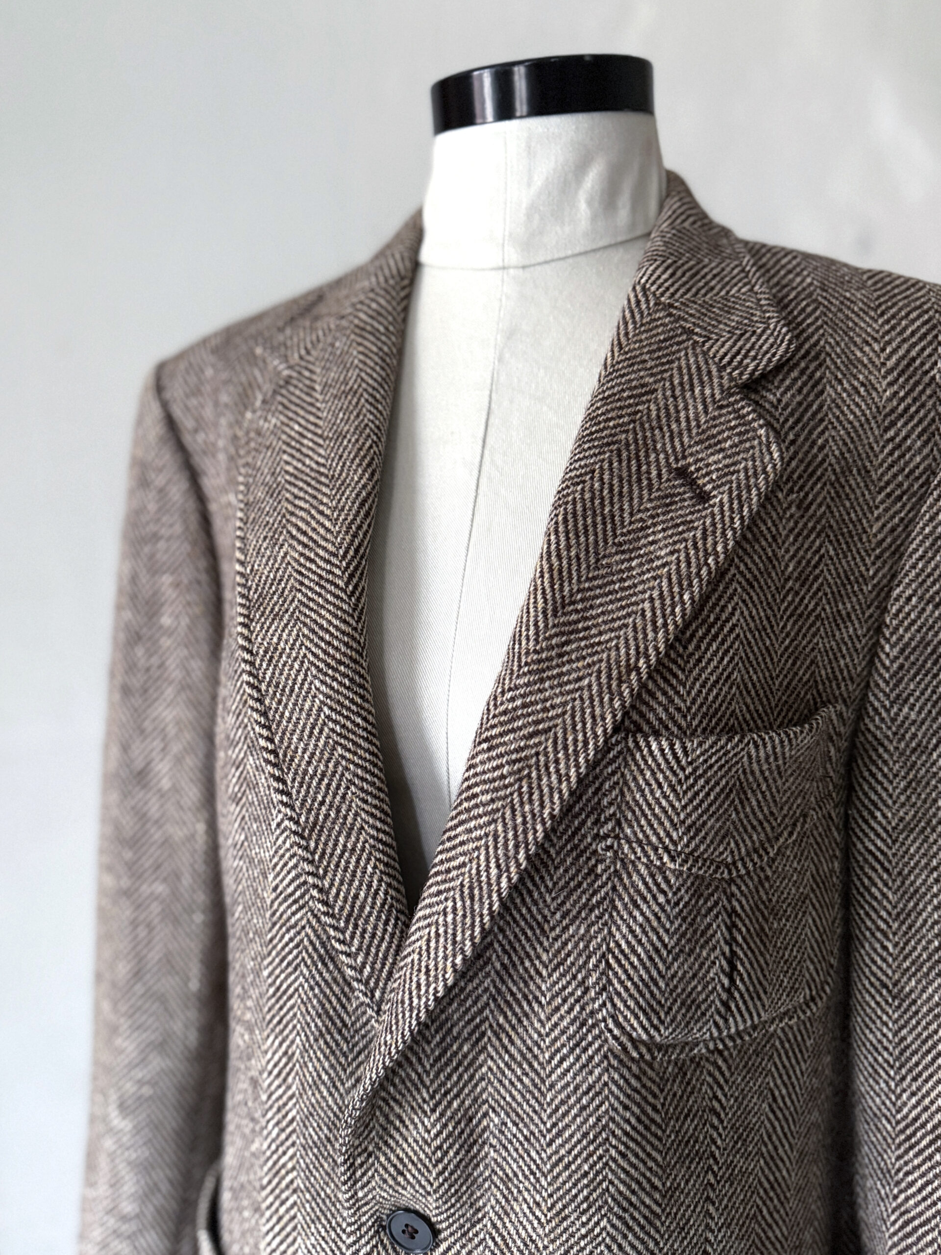 Brown Herringbone Wool Blazer with Pick Stitching - Image 4