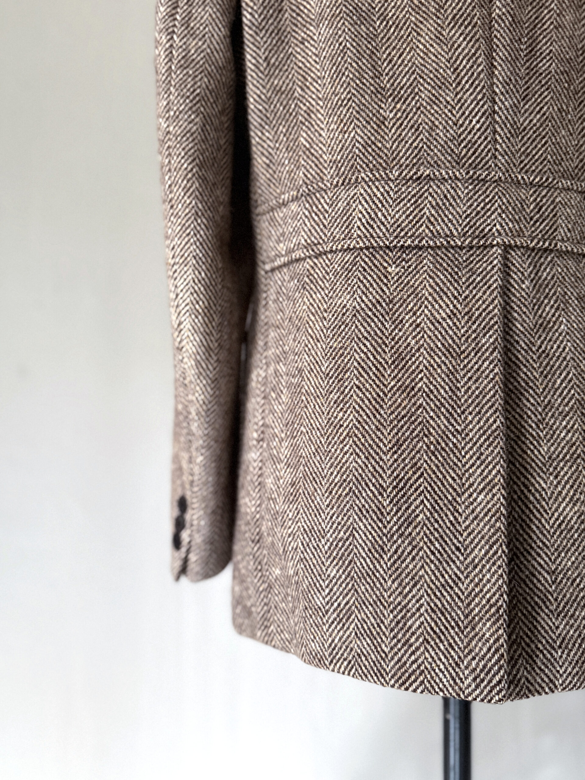 Brown Herringbone Wool Blazer with Pick Stitching - Image 7
