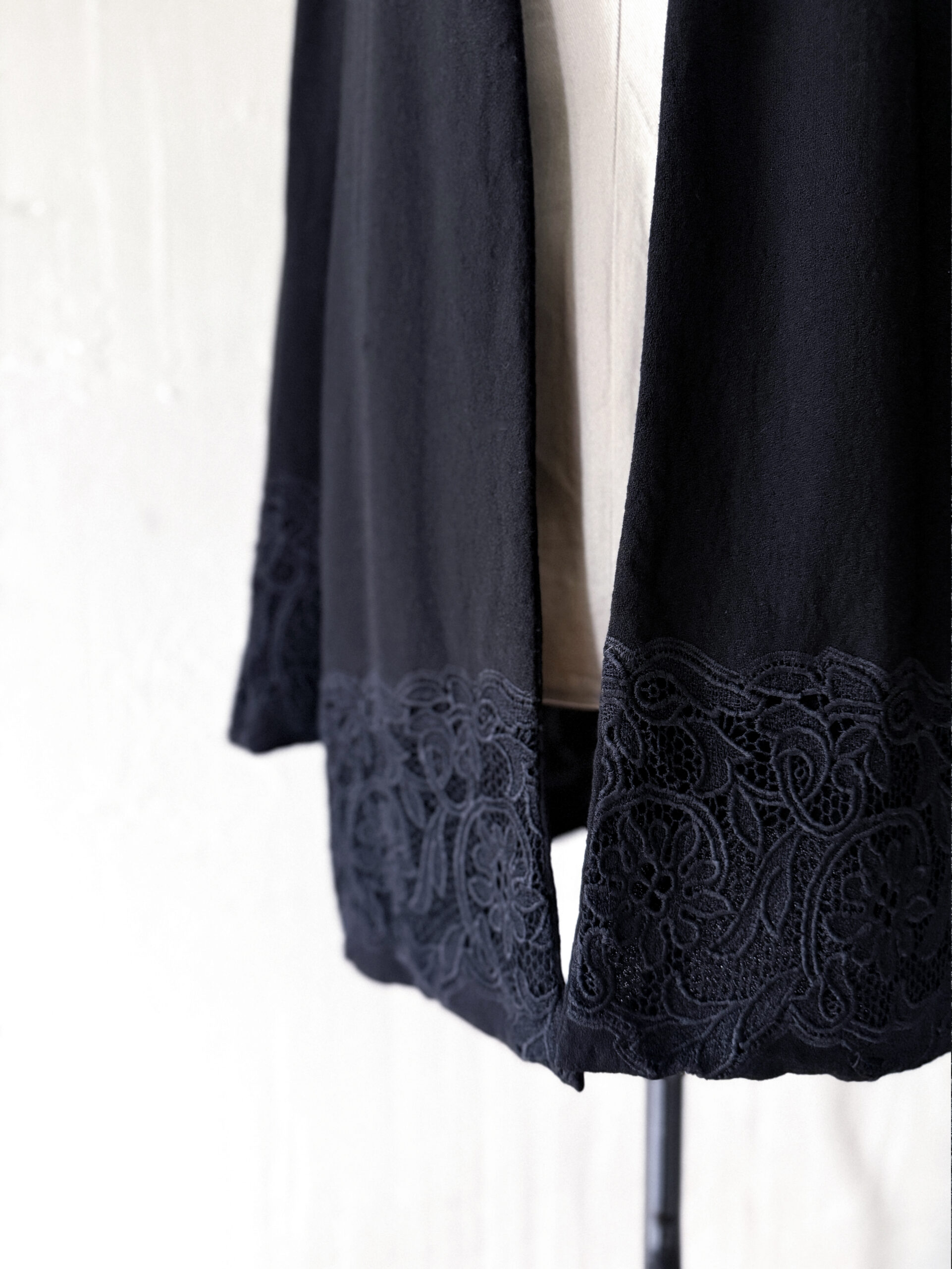 Handmade Virgin Wool Jacket with Lace Trim - Image 3