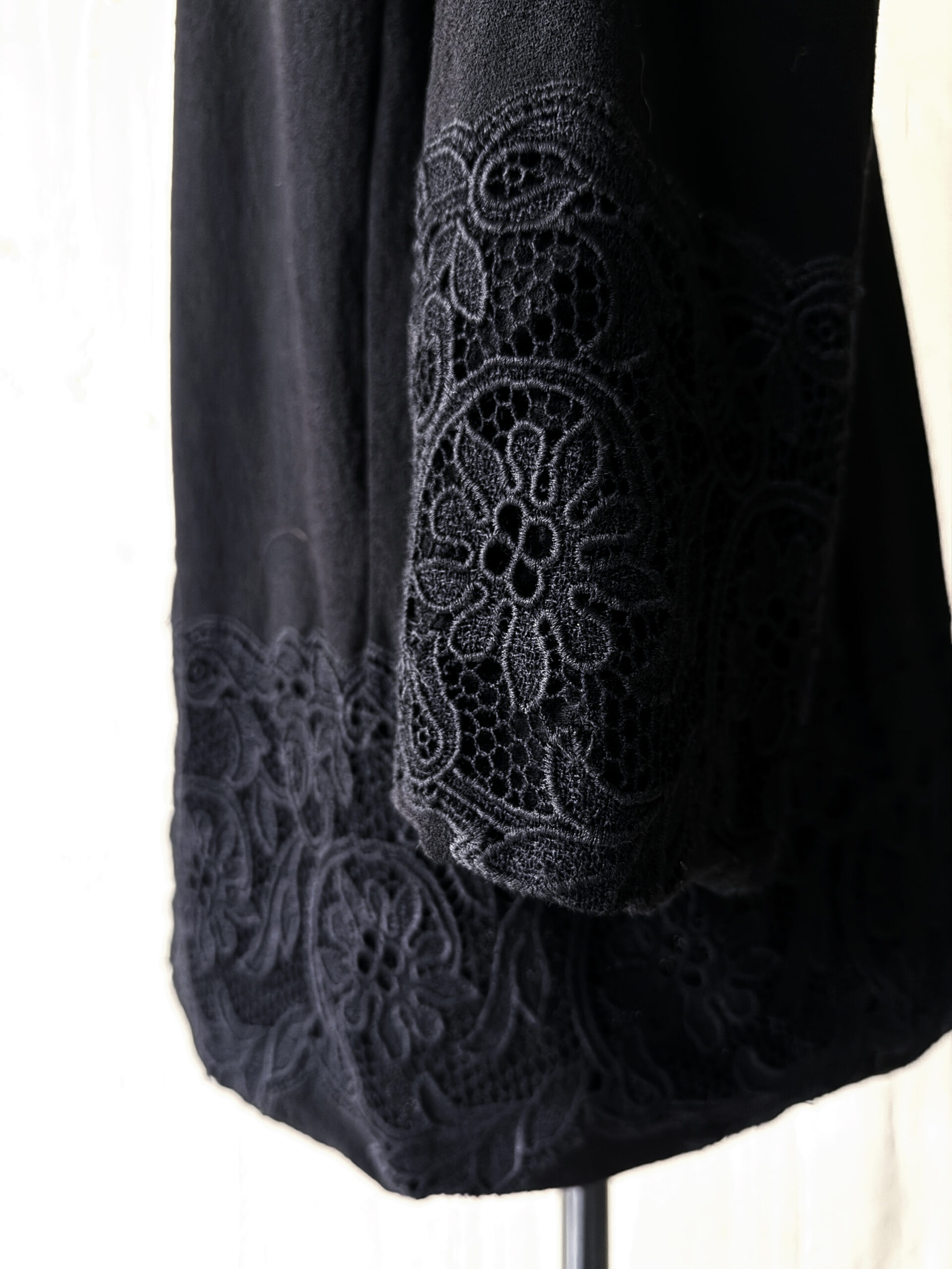 Handmade Virgin Wool Jacket with Lace Trim - Image 4