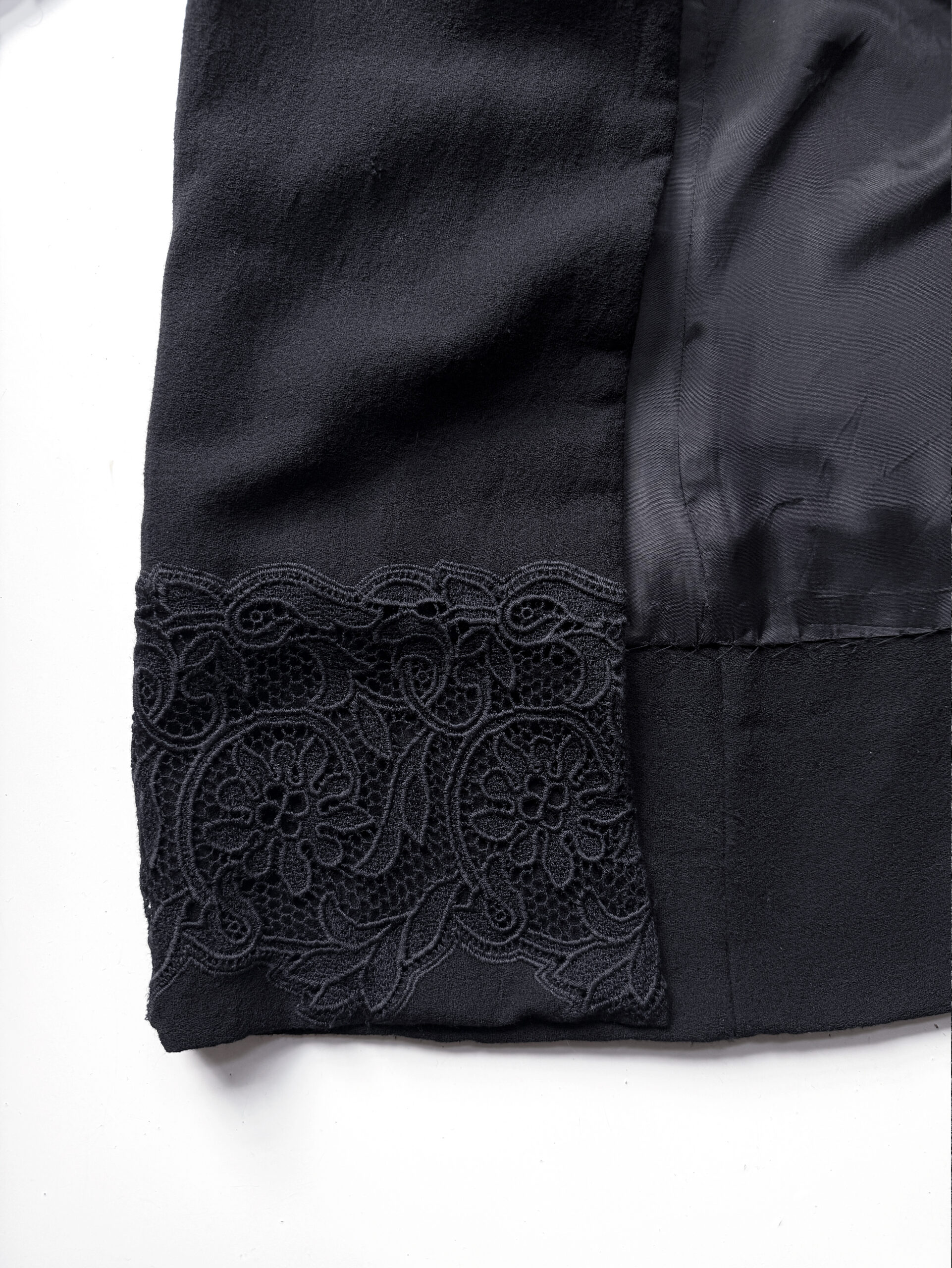 Handmade Virgin Wool Jacket with Lace Trim - Image 9